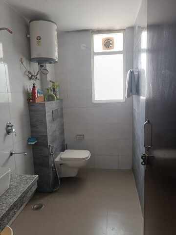 Bathroom in 1 RK Builder Floor at Vipul World Plots, Sector 48 – for Rent