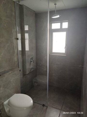 Bathroom in 3 BHK Apartment at Oberoi Maxima, Andheri East – for Rent