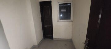 Bathroom in 3 BHK Apartment at Gardenia Golf City, Sector 75 – for Rent