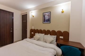 Bedroom in 1 BHK Apartment at Sector 42 – for Rent