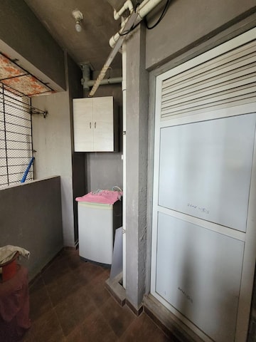 Room in 1 BHK Apartment at Vijay Orovia, Ghodbunder Road – for Rent