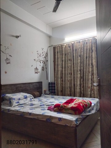 Bedroom in 2 BHK Builder Floor at Sector 40 – for Rent