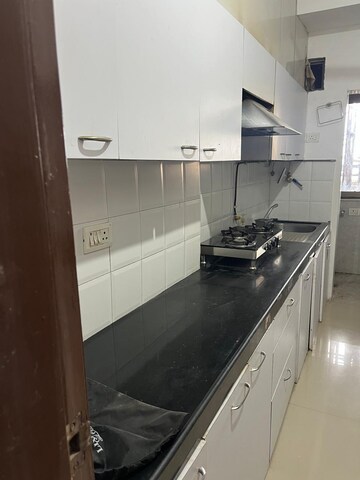 Kitchen in 2.5 BHK Apartment at Oberoi Realty Splendor, Jogeshwari East – for Rent