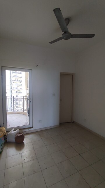 Room in 3 BHK Apartment at Moti Nagar – for Rent