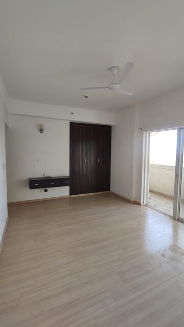 Room in 3 BHK Apartment at Moti Nagar – for Rent