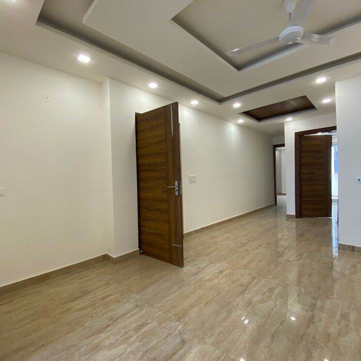Living Room, puri-kohinoor 3 Bedroom 150 Sq.Yd. Builder Floor In Tikawali Faridabad 8014374