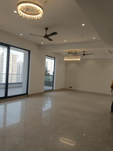 Room in 4 BHK Apartment at ABA County 107, Sector 107 – for Rent