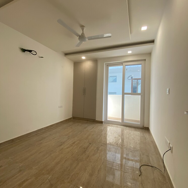 Room, puri-kohinoor 3 Bedroom 150 Sq.Yd. Builder Floor In Tikawali Faridabad 8014414