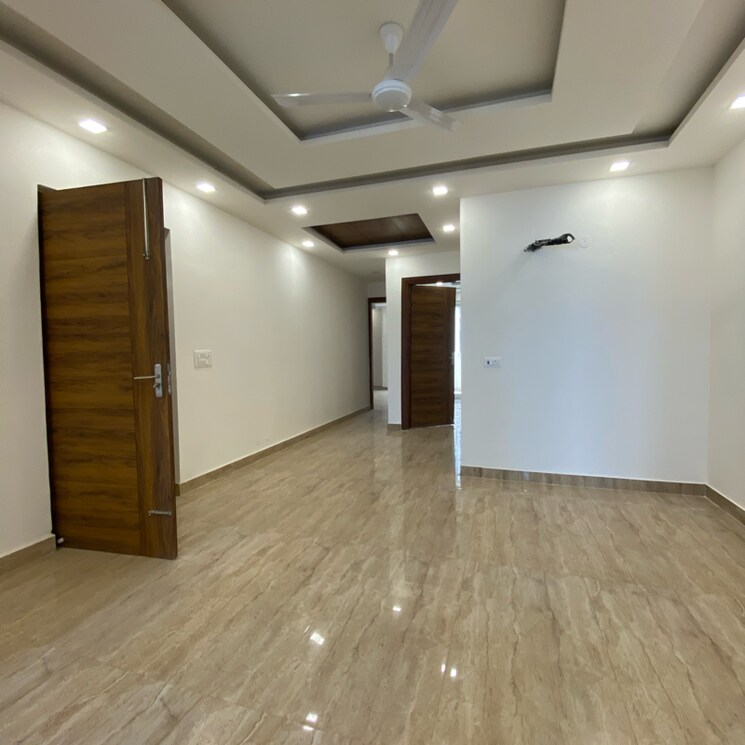 Room, puri-kohinoor 3 Bedroom 150 Sq.Yd. Builder Floor In Tikawali Faridabad 8014414
