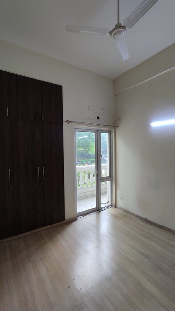 Room in 3 BHK Apartment at Moti Nagar – for Rent