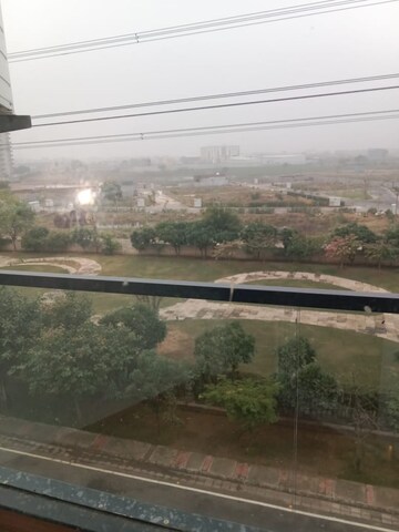 Master Bedroom in 4 BHK Builder Floor at BPTP Amstoria Plot, Sector 102 – for Sale