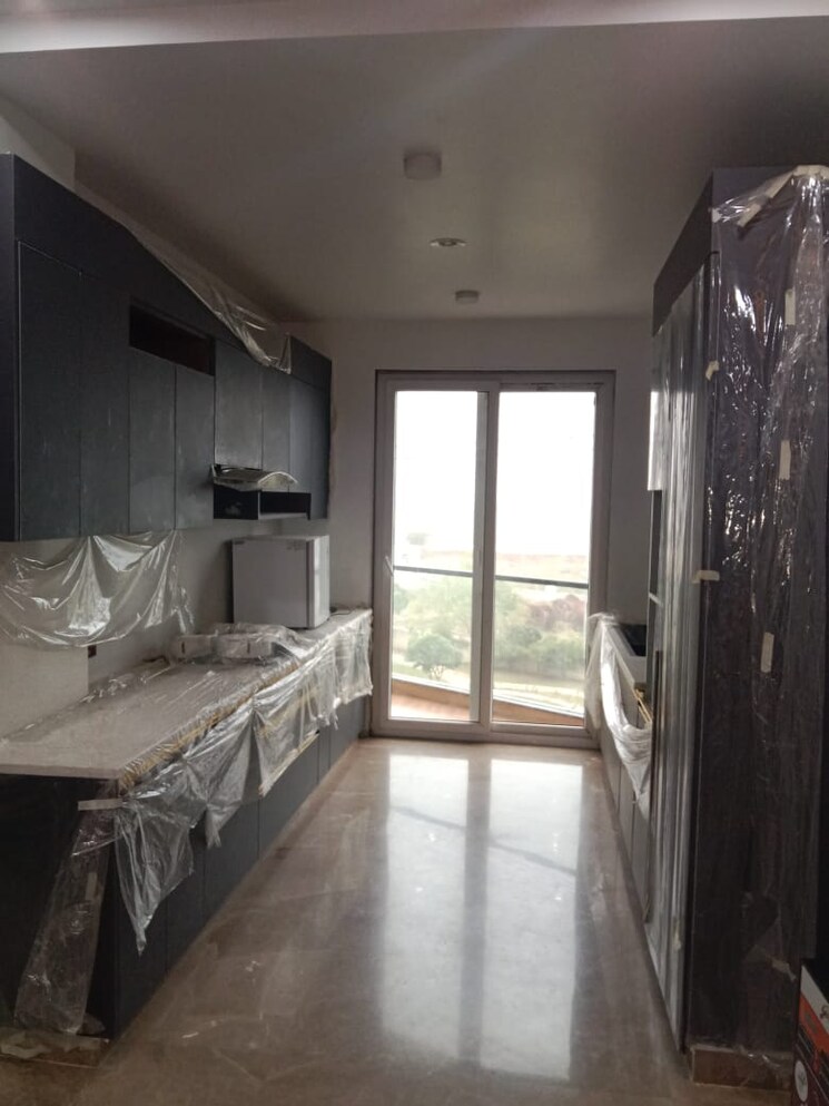 Kitchen, bptp-amstoria-plot 4 Bedroom 2400 Sq.Ft. Builder Floor In Sector 102 Gurgaon 8014611