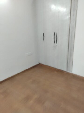 Room in 2 BHK Apartment at Amrapali Riverview, Amrapali Leisure Valley – for Rent