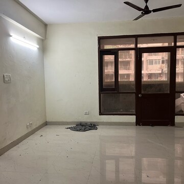 Room in 1.5 BHK Apartment at Sector 11 – for Rent