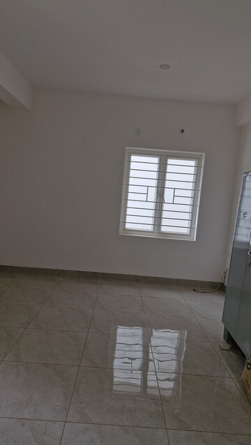 Room in 3 BHK Apartment at Agrahara – for Sale