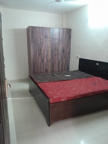 Master Bedroom in 1 BHK Builder Floor at Sector 46 – for Rent