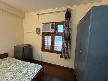 Room in 1 RK Builder Floor at Sector 46 – for Rent