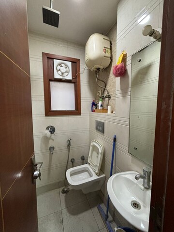 Master Bedroom in 3 BHK Builder Floor at Old Rajinder Nagar – for Rent