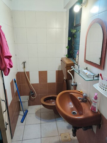Attached Bathroom in 1 BHK Apartment at Acme Complex 2A, Goregaon West – for Rent