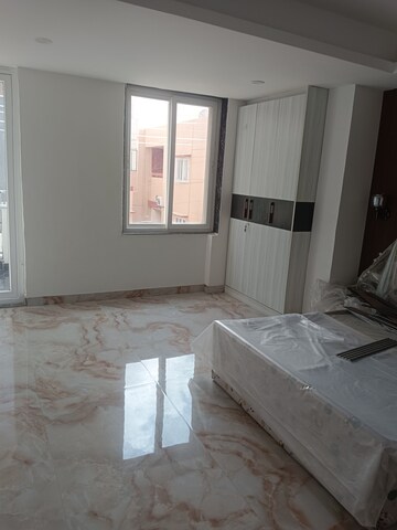 Master Bedroom in 3 BHK Builder Floor at Sector 9 – for Rent