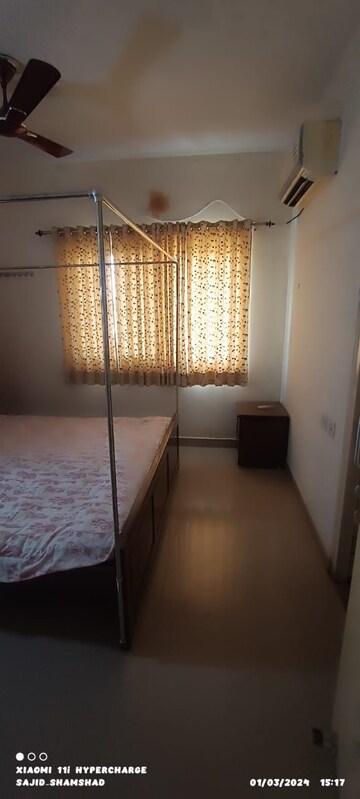 Master Bedroom in 2.5 BHK Apartment at Nandakini Alaknanda Estate, Amar Shaheed Path – for Rent