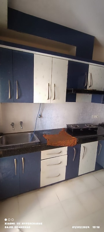 Master Bedroom in 2.5 BHK Apartment at Nandakini Alaknanda Estate, Amar Shaheed Path – for Rent