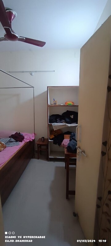 Master Bedroom in 2.5 BHK Apartment at Nandakini Alaknanda Estate, Amar Shaheed Path – for Rent