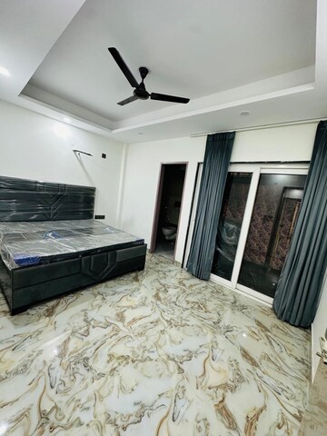 Bedroom in 1 BHK Builder Floor at Sector 40 – for Rent