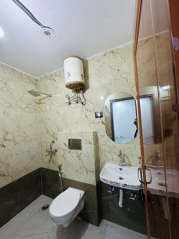Master Bedroom in 1 BHK Builder Floor at Sector 40 – for Rent
