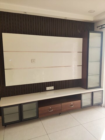 Room in 3 BHK Apartment at Kondapur – for Rent