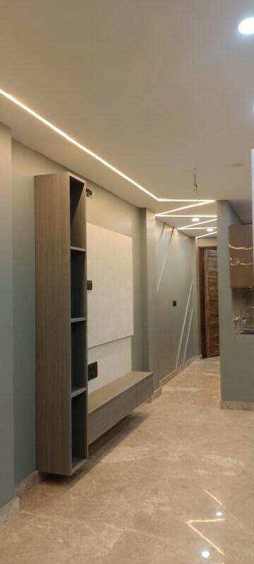 Building Lobby in 2 BHK Builder Floor at Janakpuri – for Sale