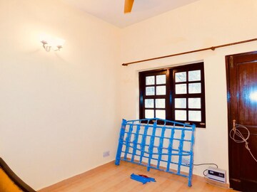 Room in 2 BHK Builder Floor at Saket – for Rent