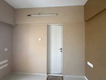 Room in 1 BHK Apartment at Sindhi Society, Chembur – for Rent