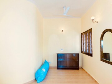 Furnished Amenities in 3 BHK Builder Floor at Saket – for Rent