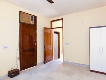 Master Bedroom in 3 BHK Builder Floor at Saket – for Rent