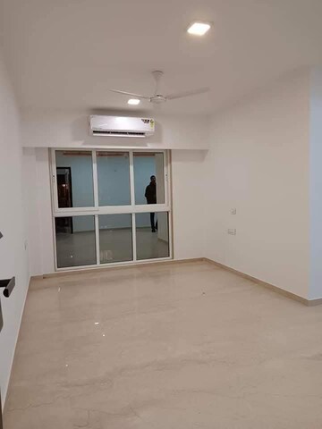 Room in 2 BHK Apartment at Andheri West – for Rent