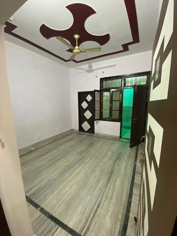 Bedroom in 2.5 BHK Villa at Gomti Nagar – for Rent