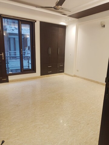 Room in 4 BHK Builder Floor at Safdarjang Enclave – for Rent
