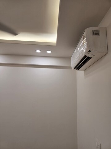 Furnished Amenities in 3 BHK Builder Floor at Green Park – for Rent