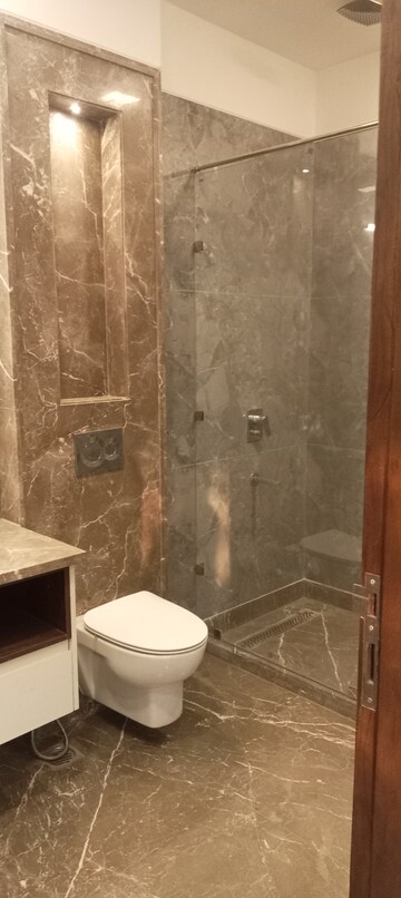 Furnished Amenities in 4 BHK Builder Floor at Panchsheel Park – for Sale