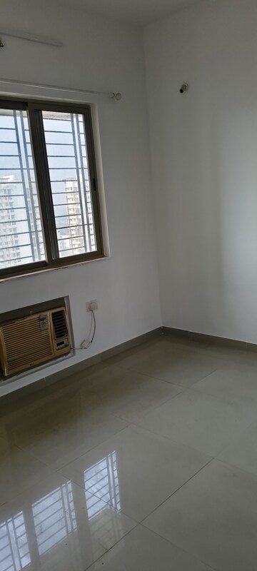 Room in 2 BHK Apartment at Lodha Casa Bella Gold, Dombivli East – for Rent