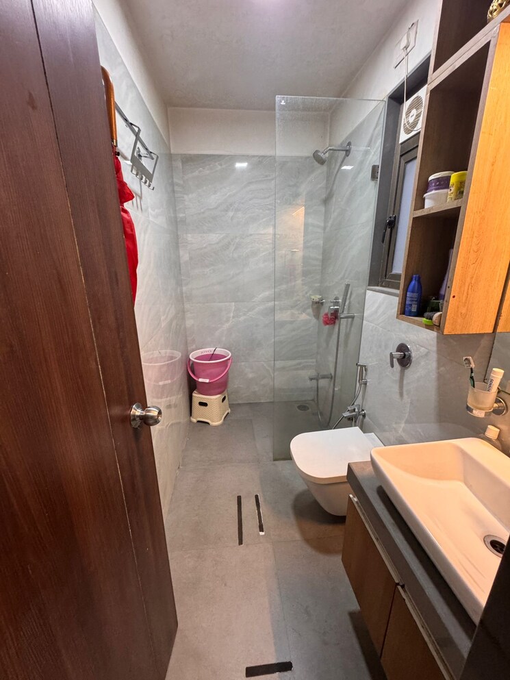 Bathroom, neelkanth-greens 3 Bedroom 1200 Sq.Ft. Apartment In Manpada Thane 8015781