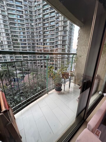 Master Bedroom in 3 BHK Apartment at Neelkanth Greens, Manpada – for Sale