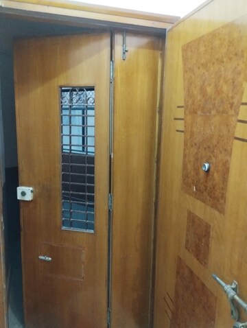 Furnished Amenities in 2 BHK Apartment at Raj Heritage, Borivali West – for Rent