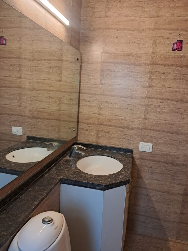 Bathroom, home-town 2.5 Bedroom 1125 Sq.Ft. Apartment In Patiala Road Zirakpur 8015811