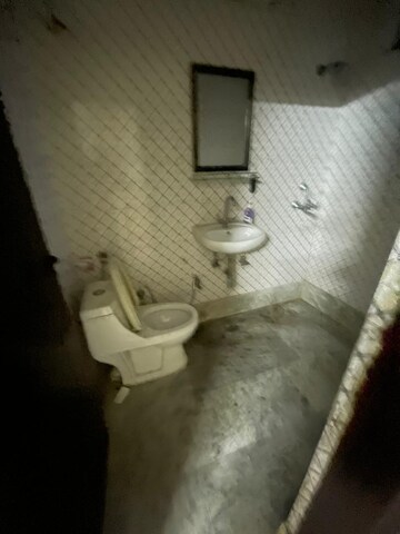 Bathroom in 2 BHK Builder Floor at Ansal Plaza Sector-23, Sector 23 – for Rent