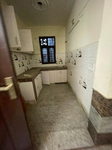Bathroom in 2 BHK Builder Floor at Ansal Plaza Sector-23, Sector 23 – for Rent