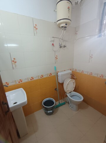 Bathroom in 2 BHK Builder Floor at Ansal Plaza Sector-23, Sector 23 – for Rent