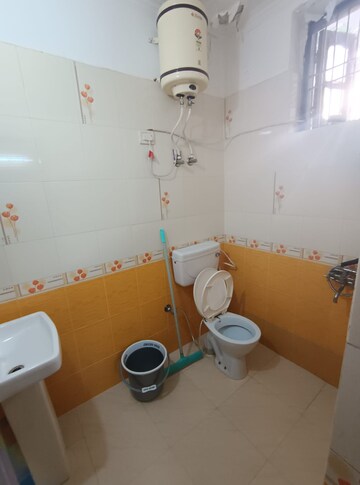 Bathroom in 2 BHK Builder Floor at Ansal Plaza Sector-23, Sector 23 – for Rent