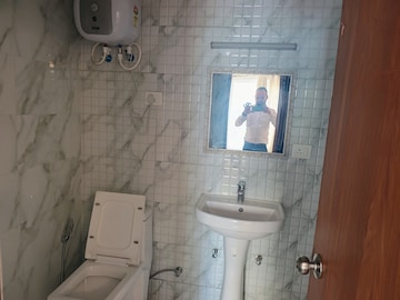 Attached Bathroom in 1 BHK Apartment at Earthcon Casa Grande II, Chi V Greater Noida – for Rent